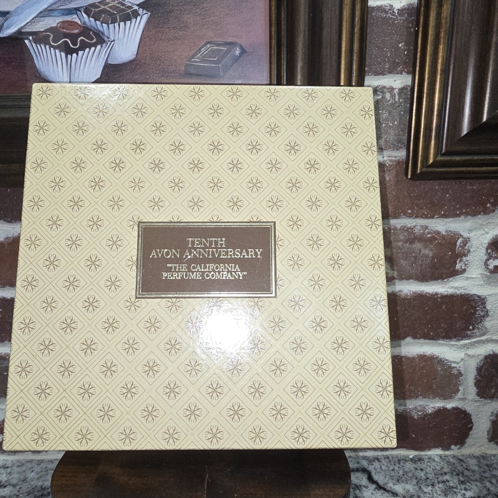 Avon 10th Annivsery Plate